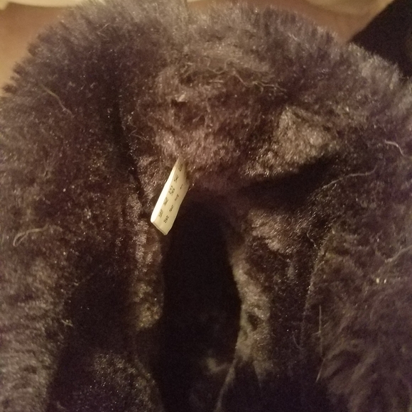 Sketchers Booties - Picture 3 of 8